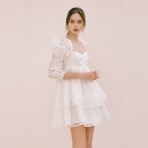 Storia Women's white sheer puff sleeve all over daisy baby doll mini dress in L